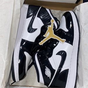 Jordan 1 Mid Carbon Fiber